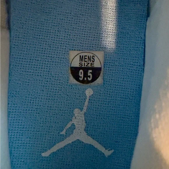 Air Jordan Retro 11 White and University Blue - Picture 4 of 7